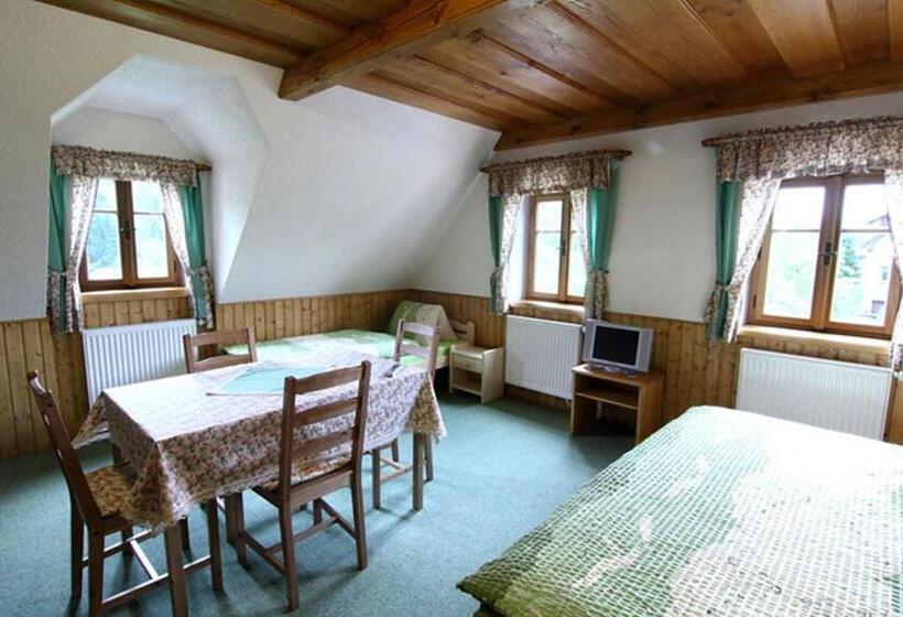 پانسیون Chalupa U Novotných