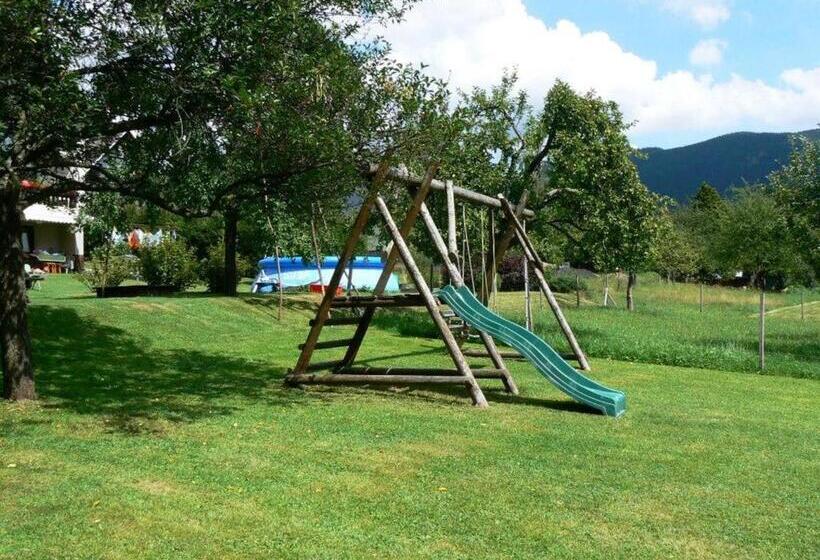 پانسیون Chalupa U Novotných