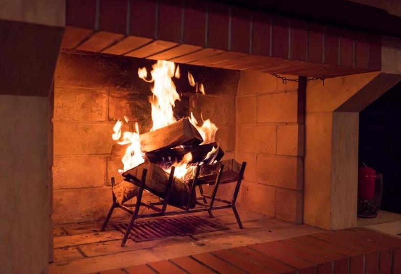 בית מלון כפרי Garden Club