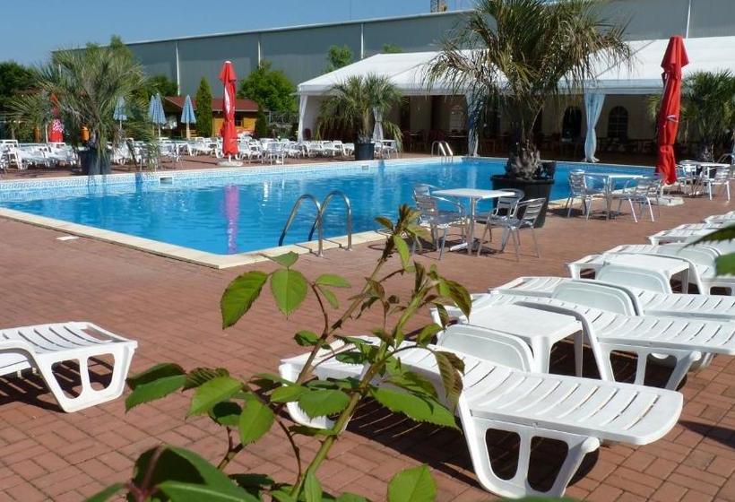 בית מלון כפרי Garden Club