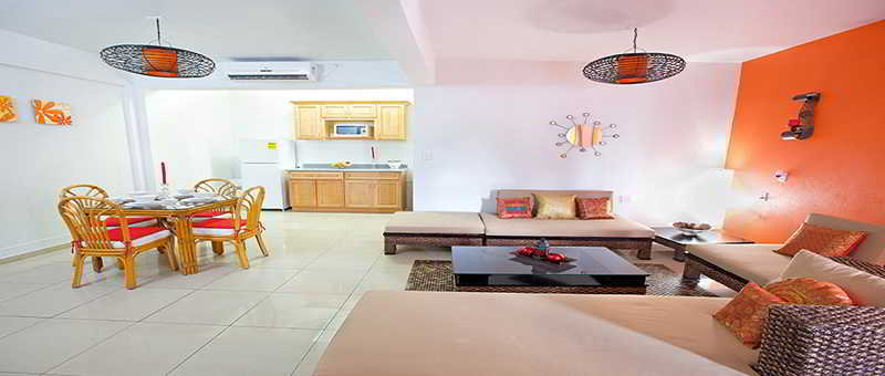 پانسیون Paradise Inn