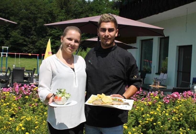 پانسیون Gasthof Waldwirt