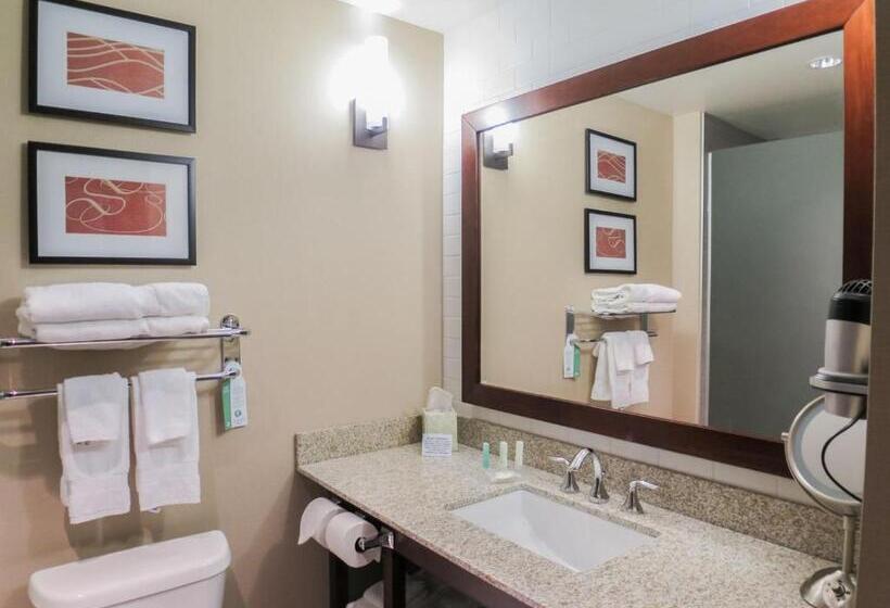 هتل Comfort Suites Marietta Parkersburg