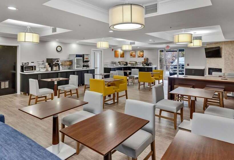 ホテル Comfort Suites Salisbury I85