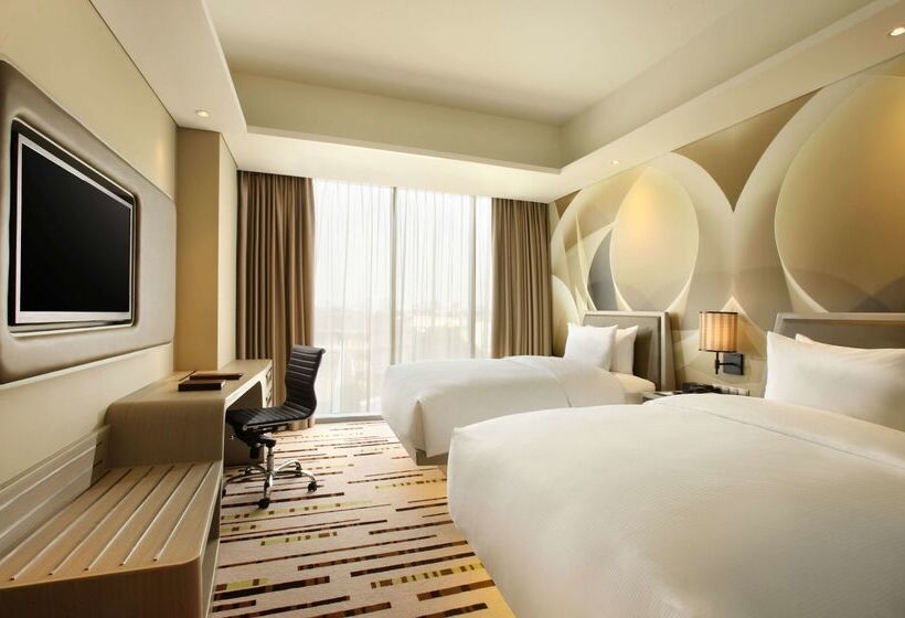 בית מלון כפרי Doubletree By Hilton Jakarta   Diponegoro