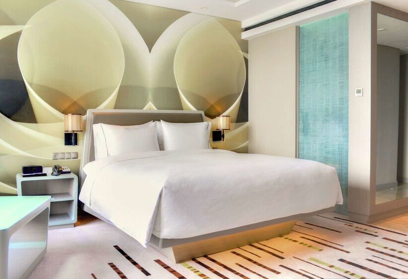 בית מלון כפרי Doubletree By Hilton Jakarta   Diponegoro