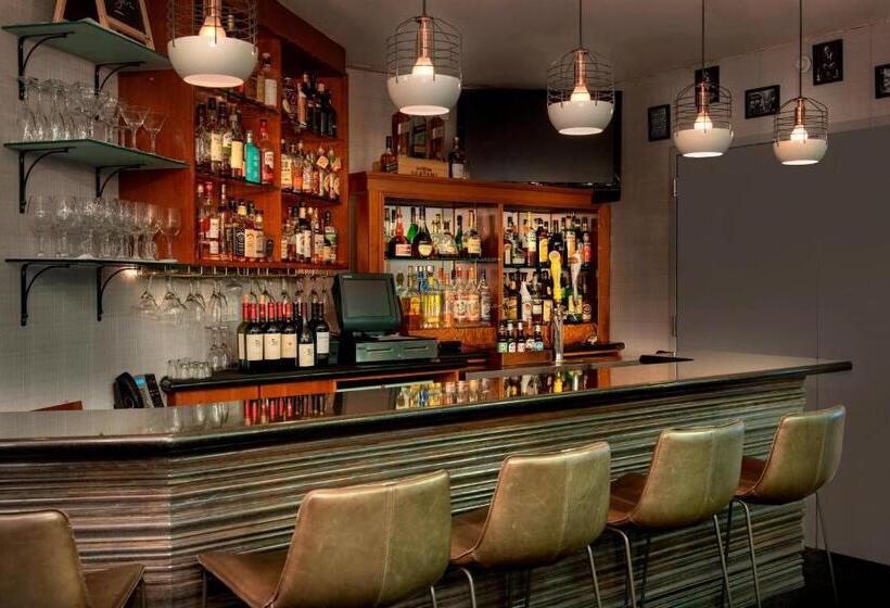 호텔 Four Points By Sheraton Manhattan Soho Village