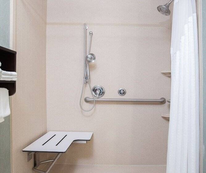 فندق Holiday Inn Express & Suites Eureka, An Ihg