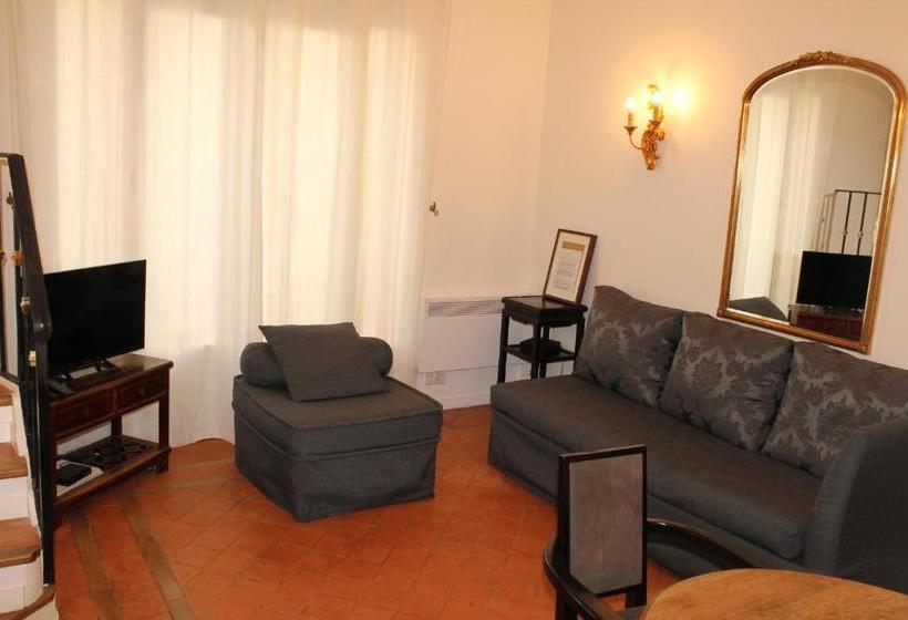 Fotos del hotel Mithouard Apartment:  8