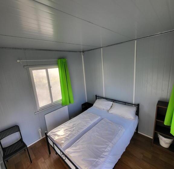 Курорт Easy Lodges Berlin
