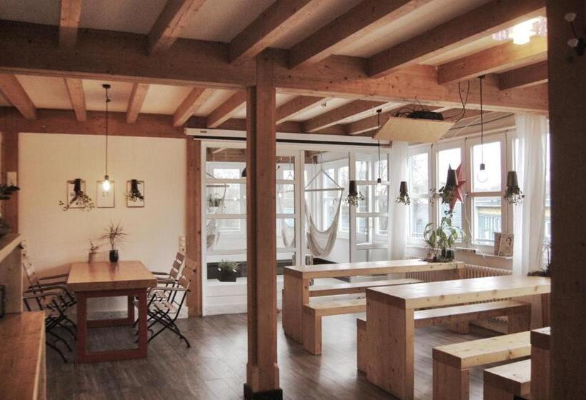 Курорт Easy Lodges Berlin