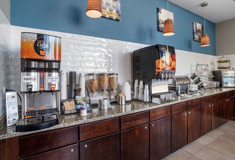 Отель Best Western Plus Philadelphia Airport South At Widener University