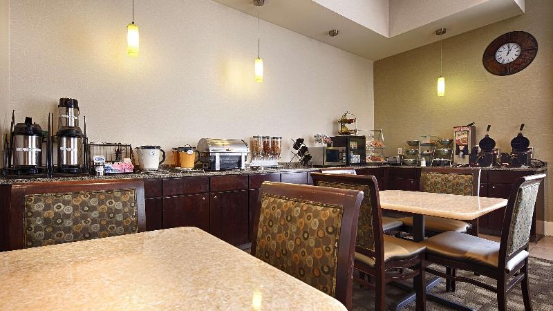 Отель Best Western Plus Philadelphia Airport South At Widener University