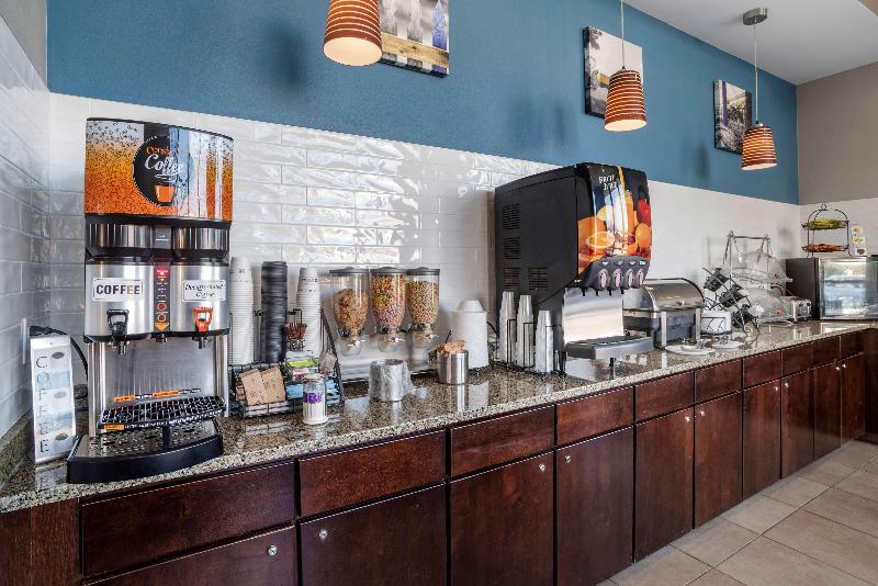 Отель Best Western Plus Philadelphia Airport South At Widener University