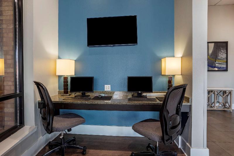 Отель Best Western Plus Philadelphia Airport South At Widener University