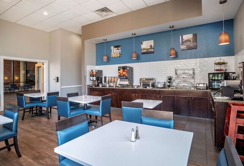 Отель Best Western Plus Philadelphia Airport South At Widener University