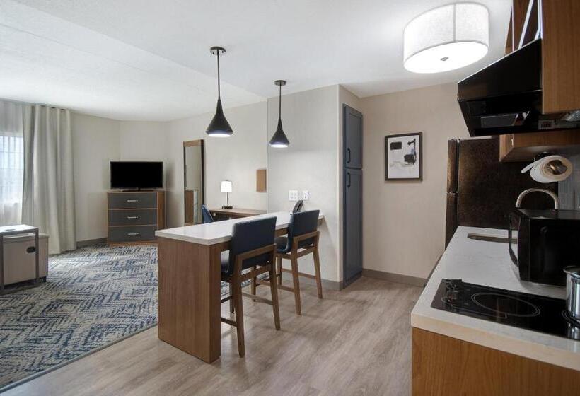 호텔 Candlewood Suites Columbia Fort Jackson, An Ihg