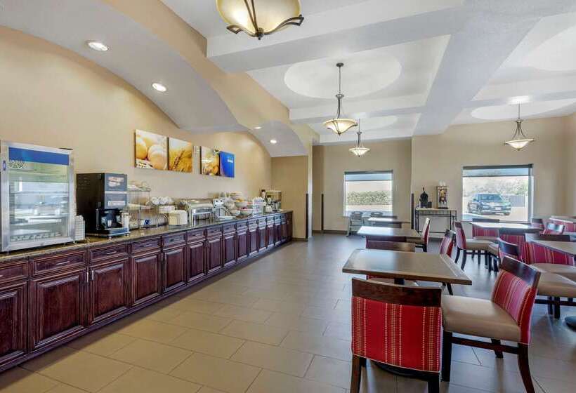 호텔 Comfort Suites