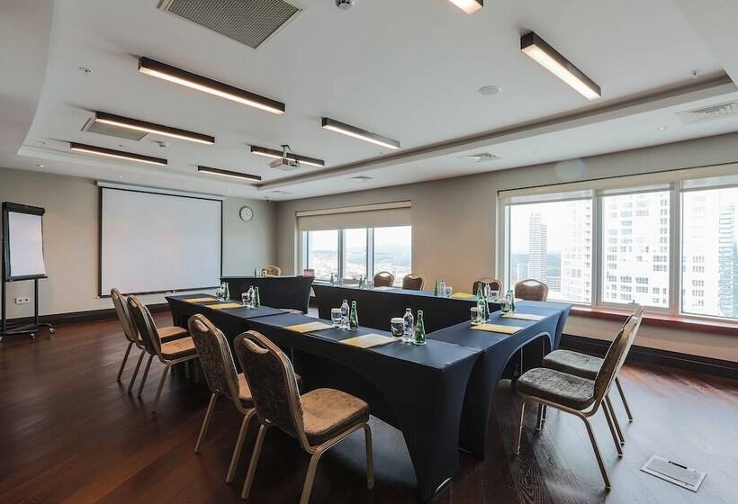 ホテル Crowne Plaza Istanbul Oryapark, An Ihg