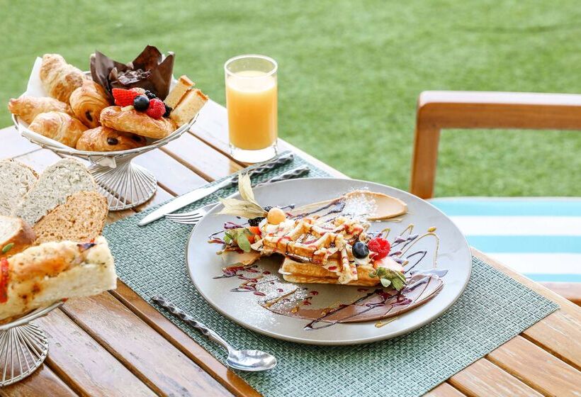 Отель Doubletree By Hilton  Dubai  Jumeirah Beach