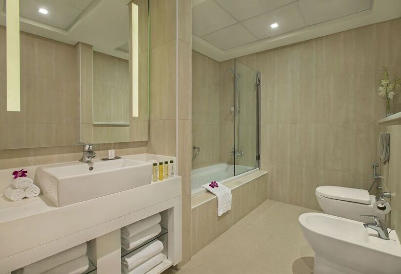 Отель Doubletree By Hilton  Dubai  Jumeirah Beach