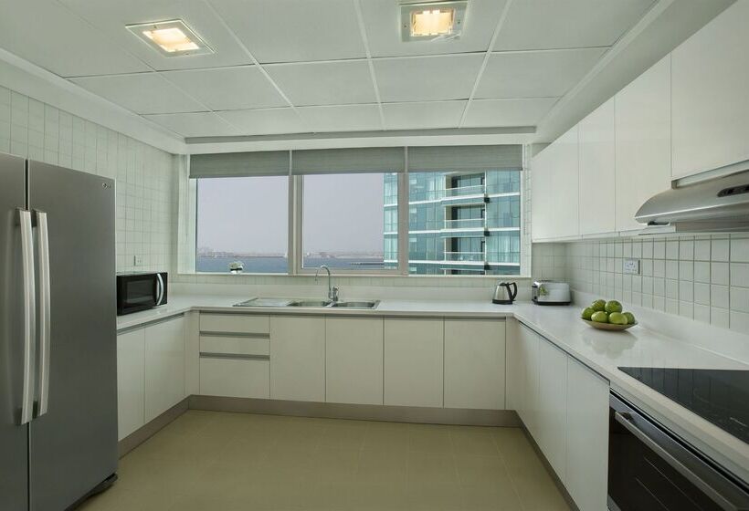 Отель Doubletree By Hilton  Dubai  Jumeirah Beach