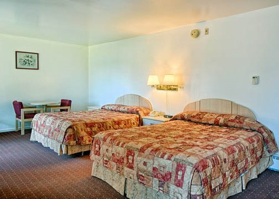 Отель Econo Lodge Central Midland