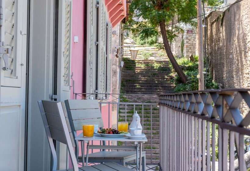 هتل Grand Sarai Nafplio
