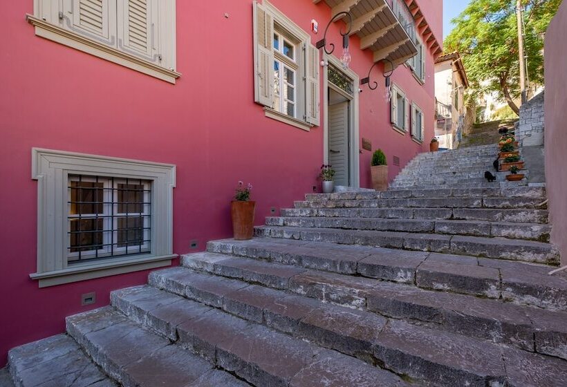 هتل Grand Sarai Nafplio