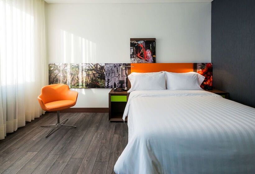 هتل Hampton By Hilton Cali, Colombia