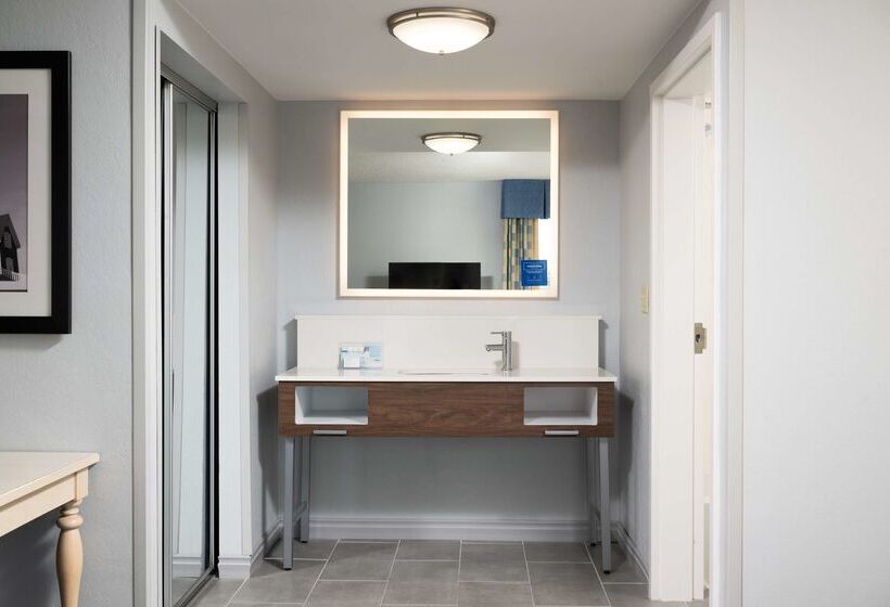 هتل Hampton Inn & Suites Cape Cod West Yarmouth