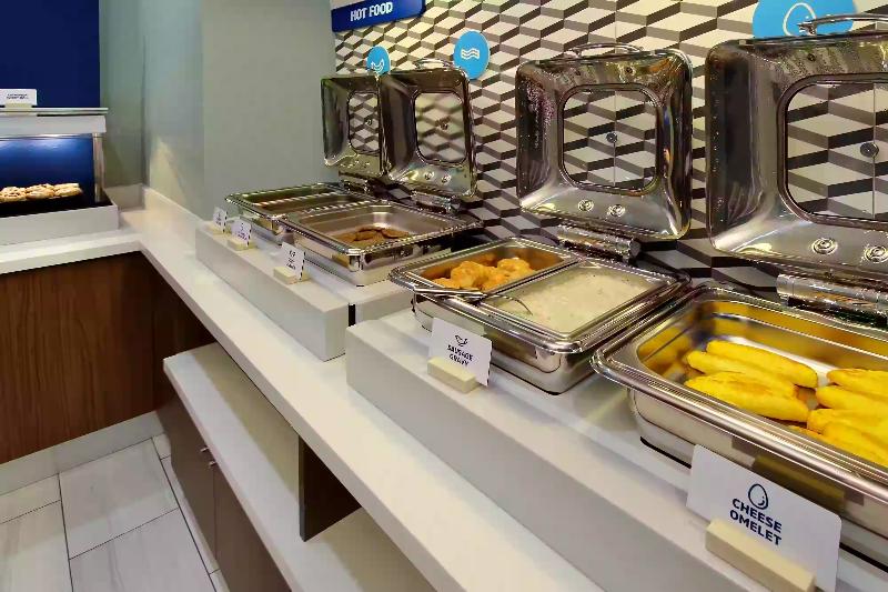 هتل Holiday Inn Express Rochester South   Mayo Area, An Ihg