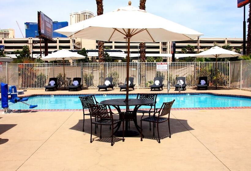 هتل Howard Johnson By Wyndham Las Vegas Near The Strip