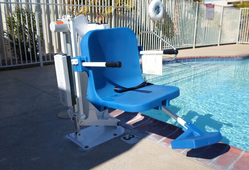 هتل Howard Johnson By Wyndham Las Vegas Near The Strip