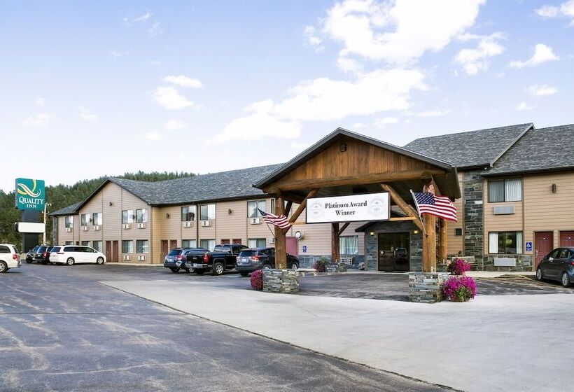 هتل Everspring Inn & Suites