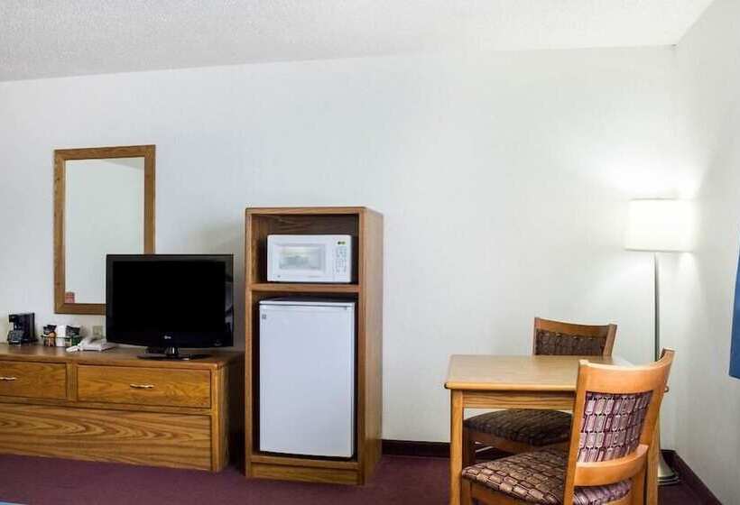 هتل Everspring Inn & Suites