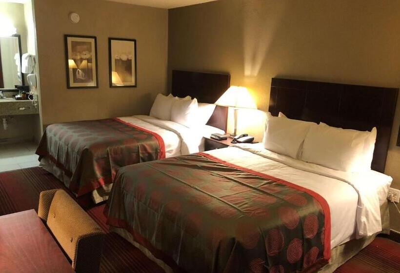 فندق Michigan City Inn