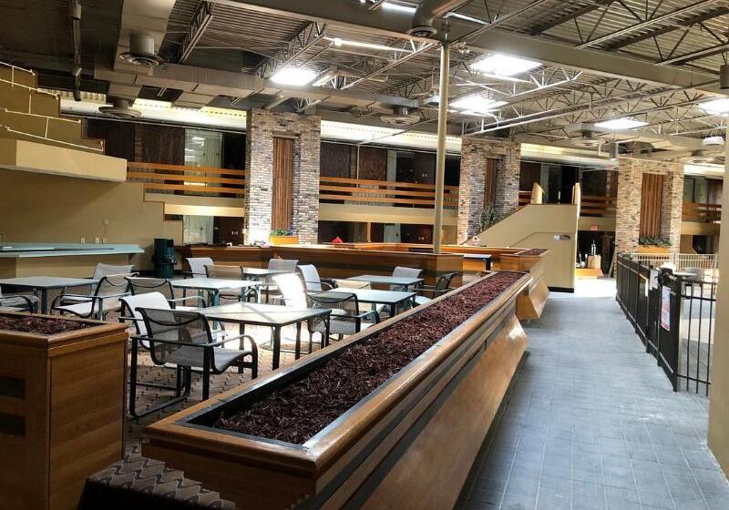 فندق Michigan City Inn