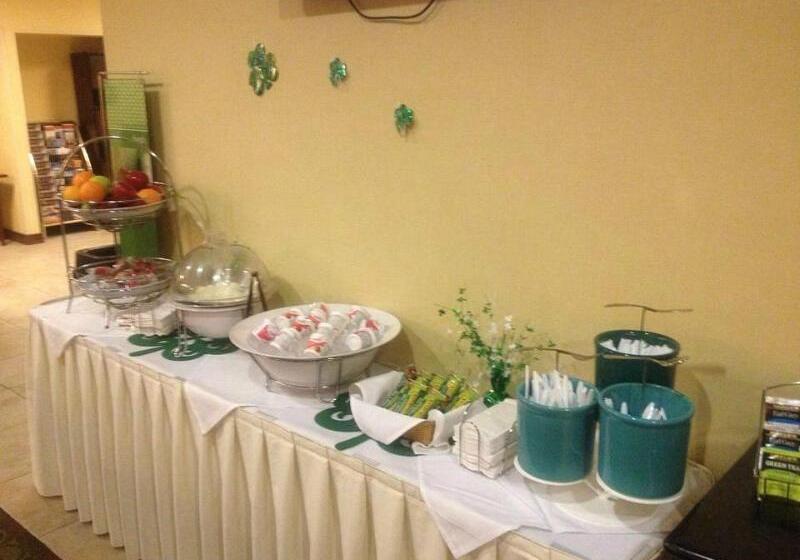 فندق Michigan City Inn