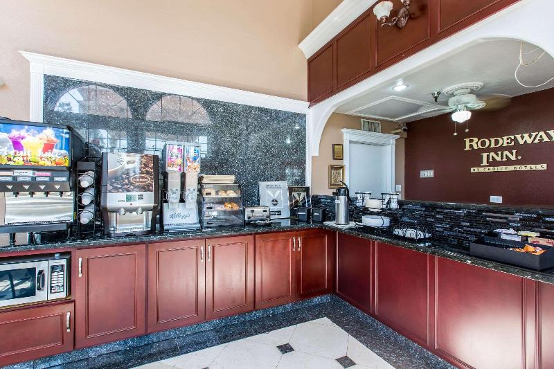 בית מלון כפרי Rodeway Inn