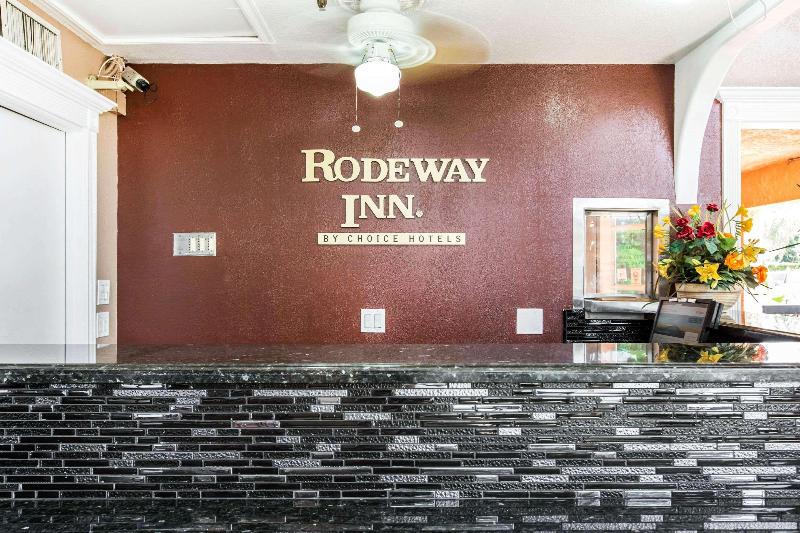 בית מלון כפרי Rodeway Inn