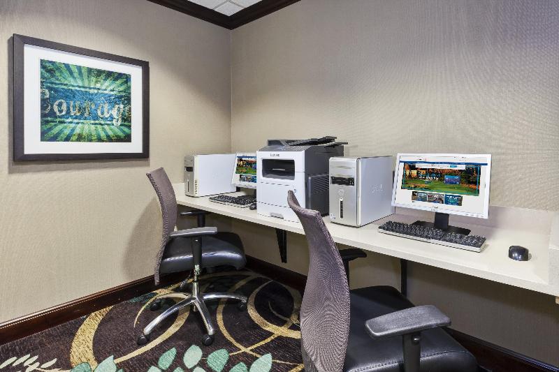 فندق Staybridge Suites Lansing   Okemos By Ihg