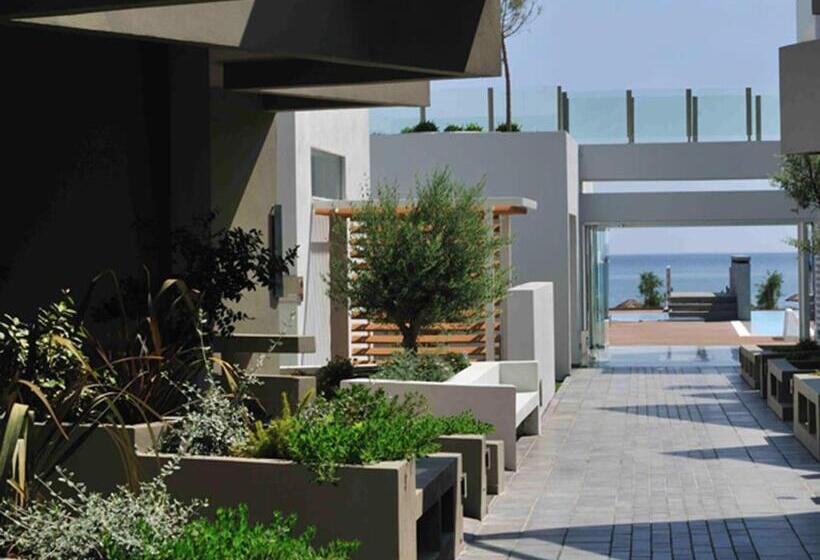 ホテル Thalatta Seaside