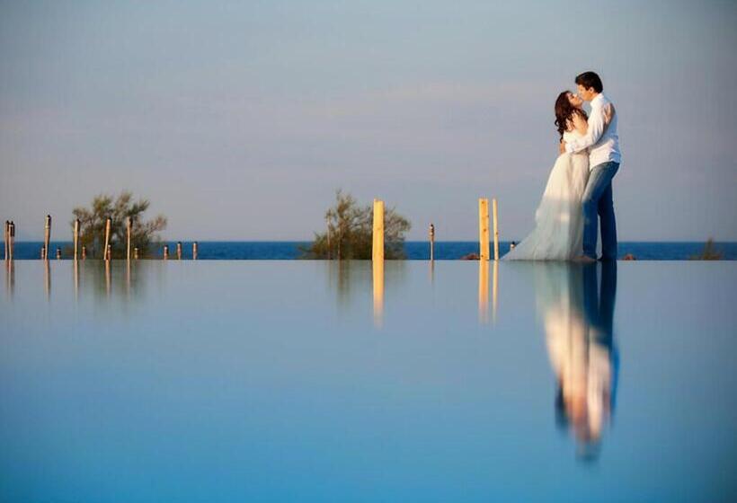 ホテル Thalatta Seaside