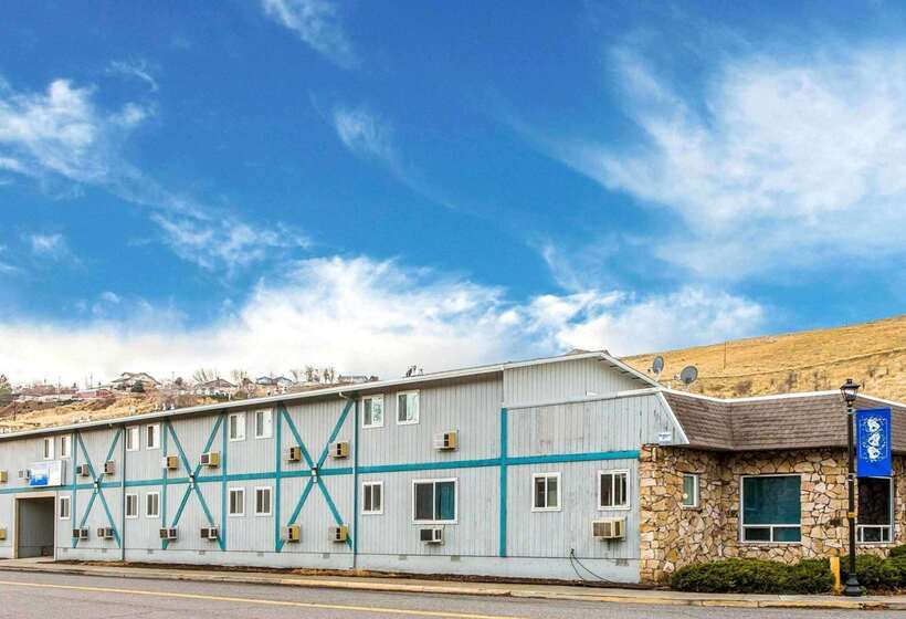 מוטל Rodeway Inn & Suites