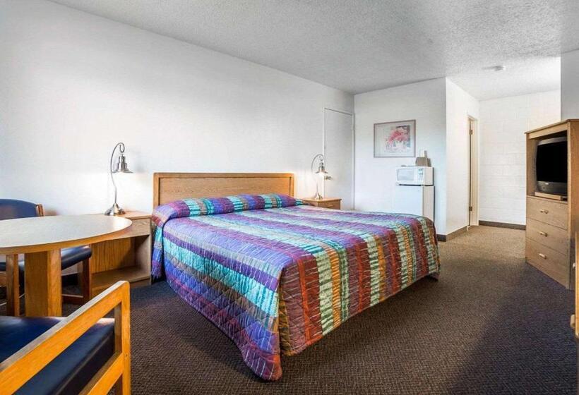 מוטל Rodeway Inn & Suites