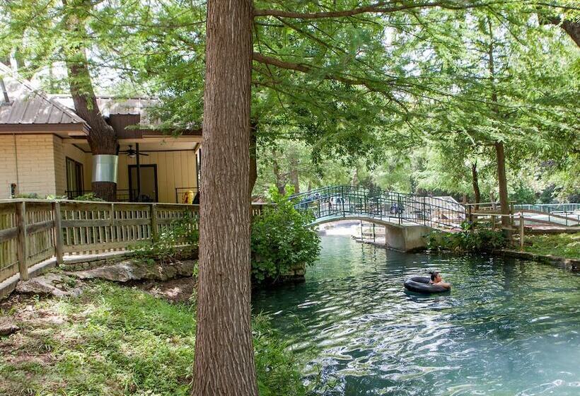 The Resort At Schlitterbahn