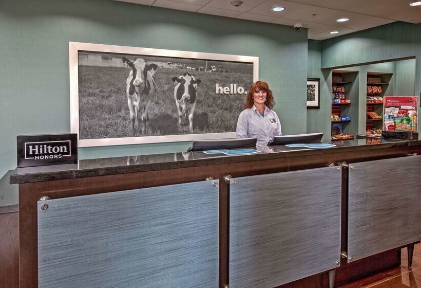 בית מלון כפרי Hampton Inn & Suites Clarksville