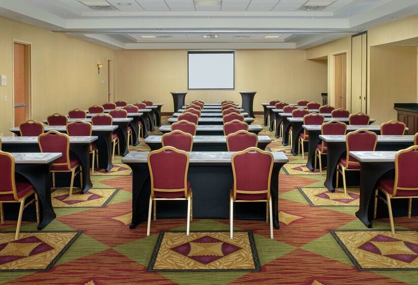 هتل Hilton Garden Inn Odessa