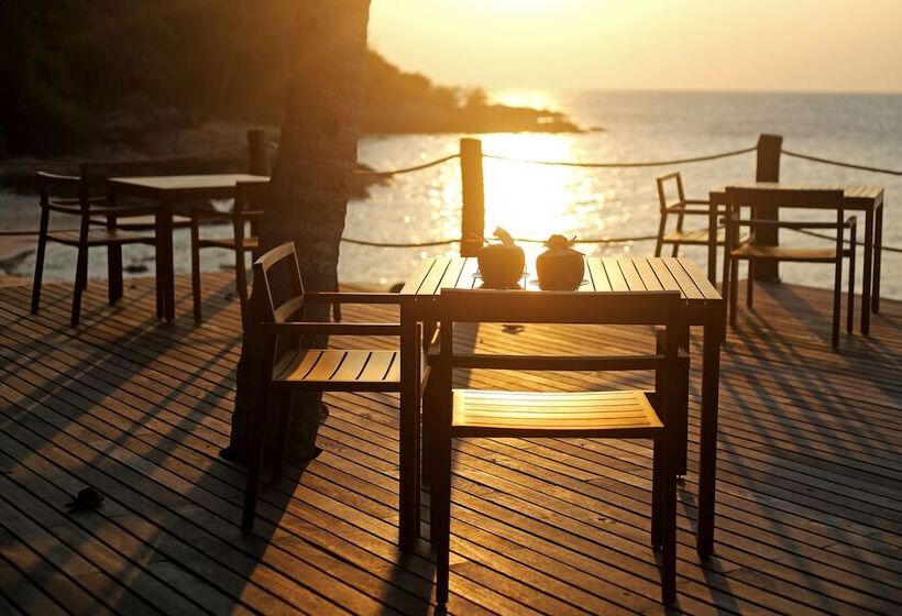 استراحتگاه Koh Munnork Private Island
